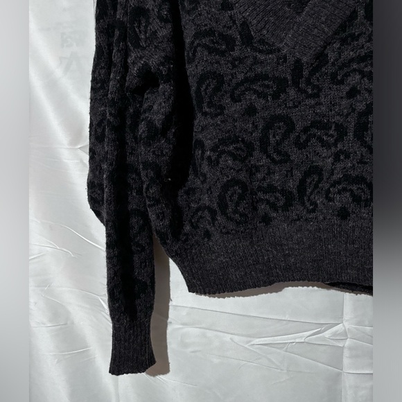 Black Paisley Printed Wool Vneck Knit Sweater Jumper Essentiels Size Large - Picture 4 of 7